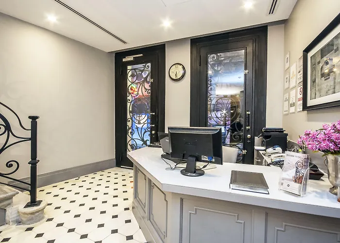 塔克西姆普瑞路德酒店 3*