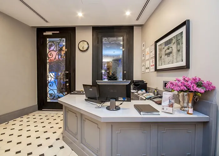 塔克西姆普瑞路德酒店