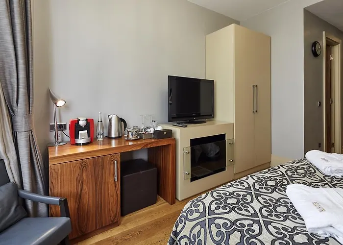 塔克西姆普瑞路德酒店 3*