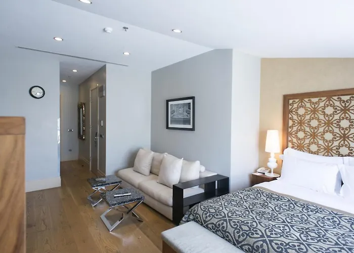 塔克西姆普瑞路德酒店 酒店